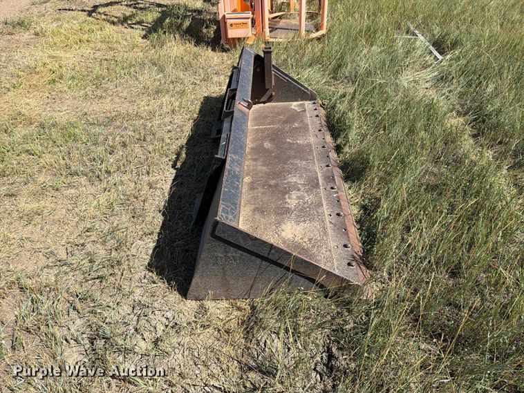 image for item EA0485 Caterpillar skid steer bucket