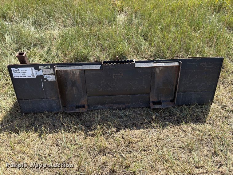 image for item EA0485 Caterpillar skid steer bucket