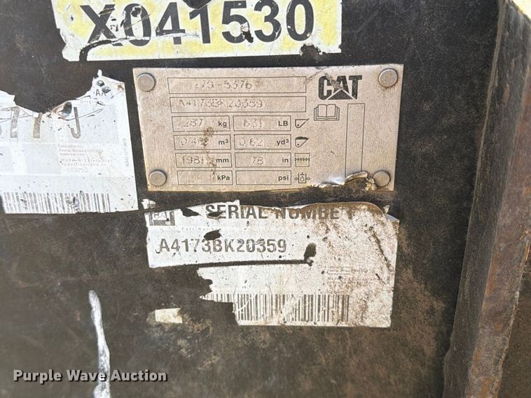 image for item EA0485 Caterpillar skid steer bucket