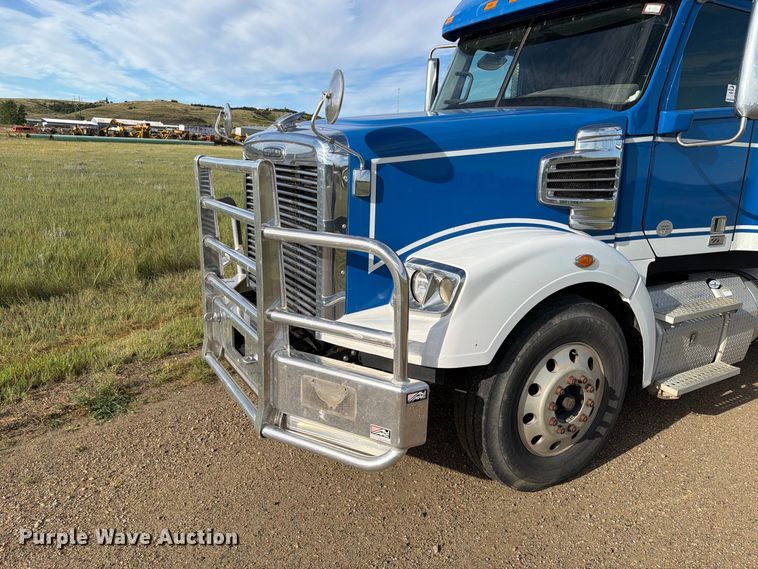 image for item EA0487 2015 Freightliner 122SD semi truck