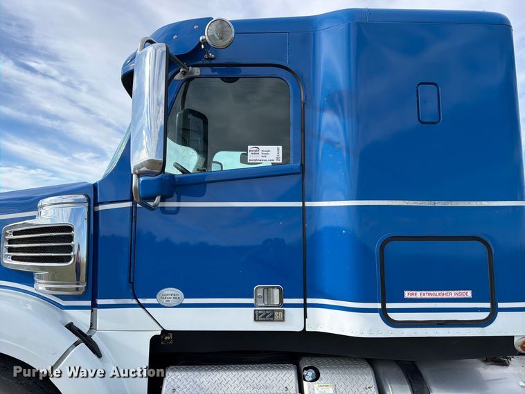 image for item EA0487 2015 Freightliner 122SD semi truck