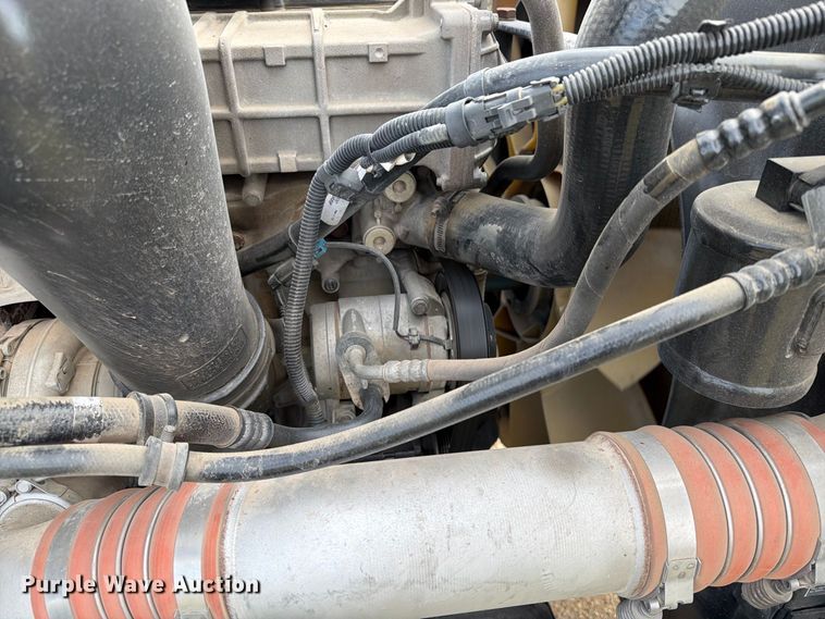 image for item EA0487 2015 Freightliner 122SD semi truck