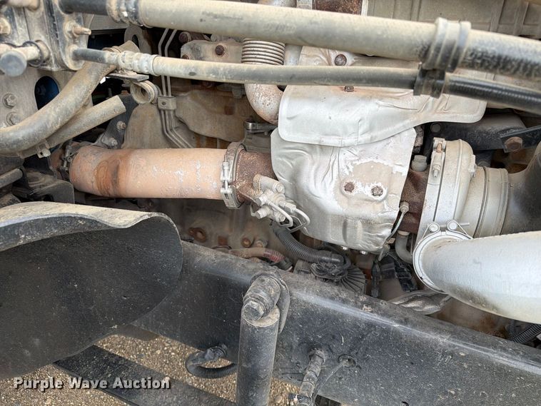 image for item EA0487 2015 Freightliner 122SD semi truck