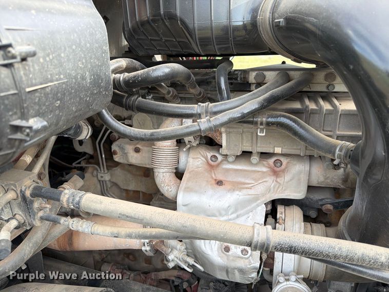 image for item EA0487 2015 Freightliner 122SD semi truck