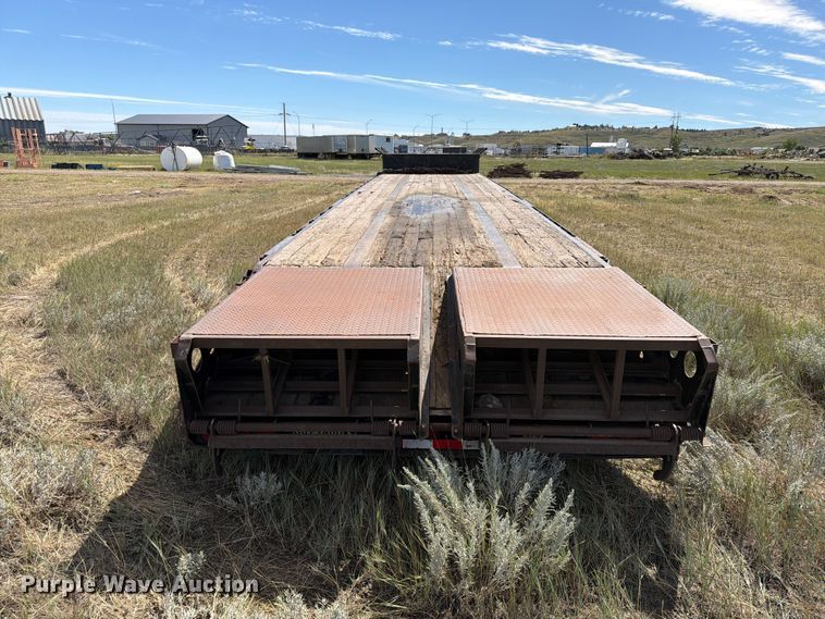 image for item EA0488 2003 JET drop deck equipment trailer
