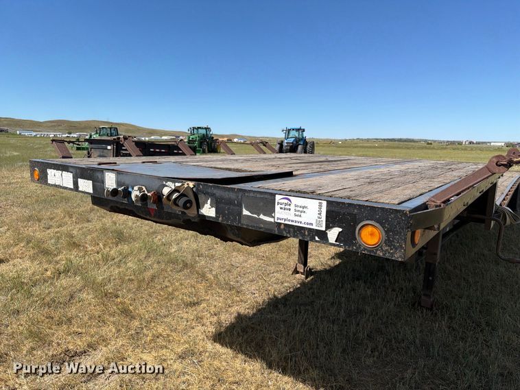 image for item EA0488 2003 JET drop deck equipment trailer