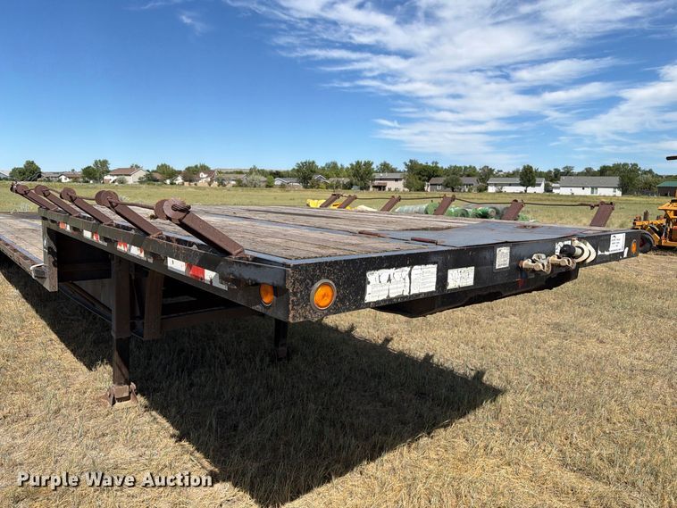 image for item EA0488 2003 JET drop deck equipment trailer