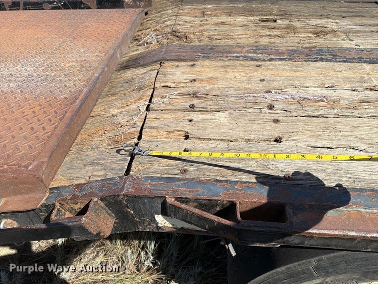 image for item EA0488 2003 JET drop deck equipment trailer