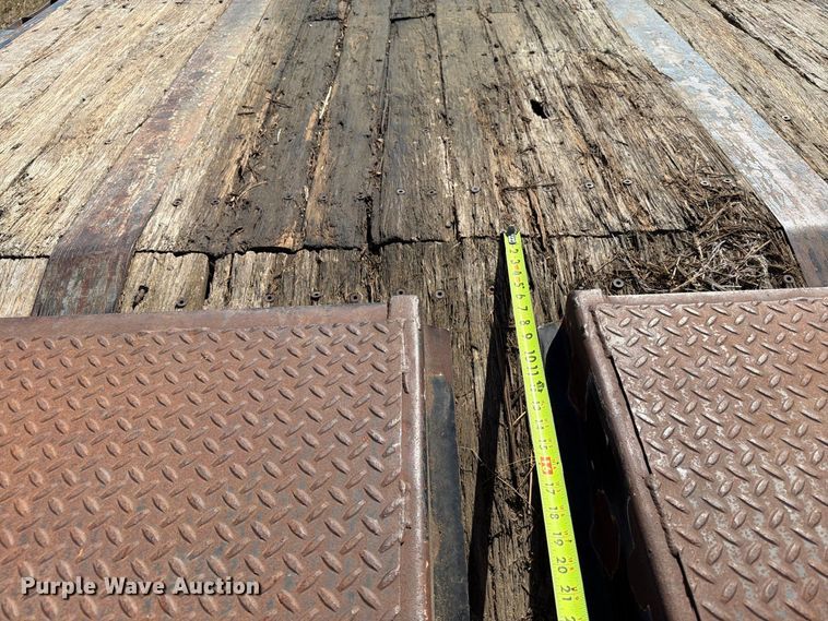 image for item EA0488 2003 JET drop deck equipment trailer