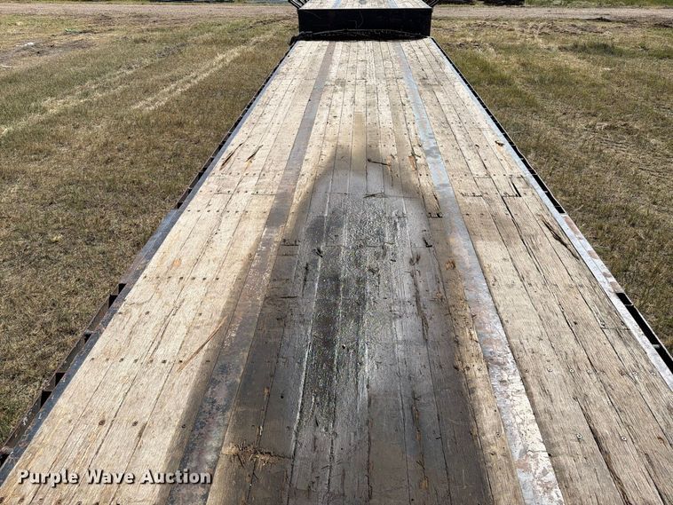 image for item EA0488 2003 JET drop deck equipment trailer