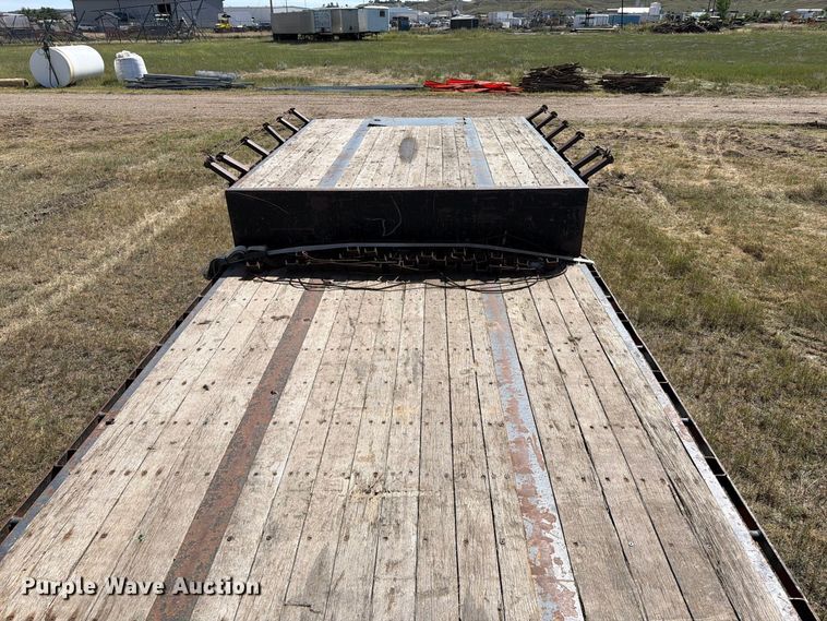 image for item EA0488 2003 JET drop deck equipment trailer