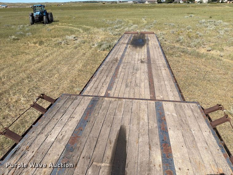 image for item EA0488 2003 JET drop deck equipment trailer