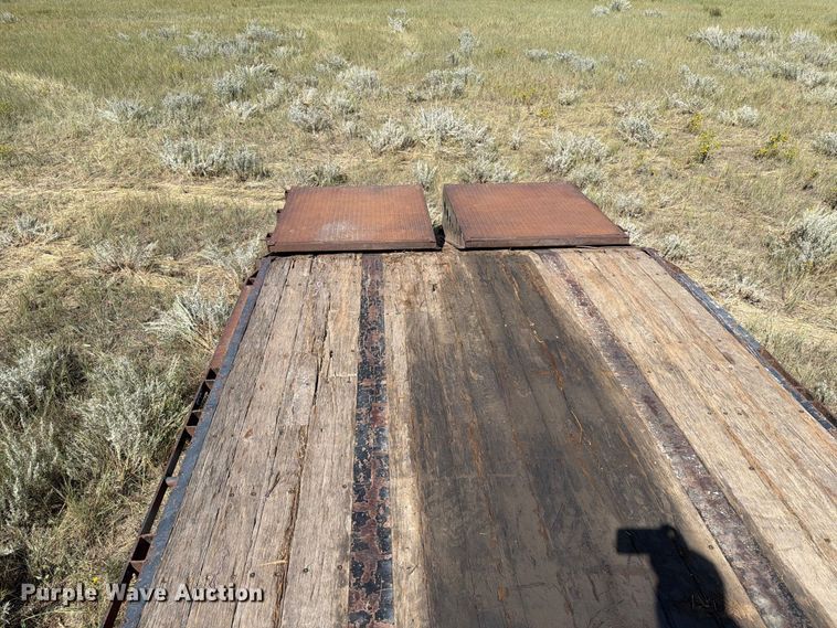 image for item EA0488 2003 JET drop deck equipment trailer