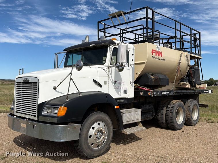 image for item EA0489 2000 Freightliner Conventional hydroseeder truck
