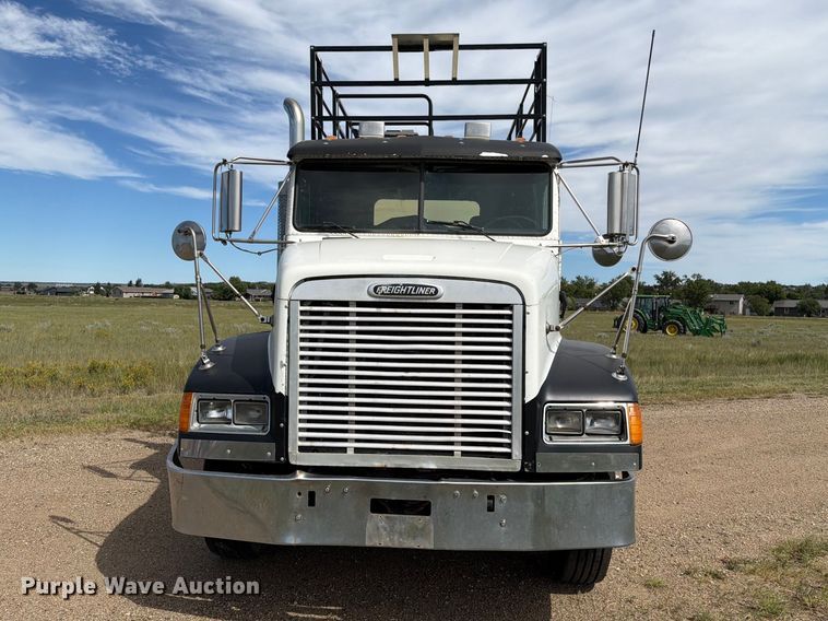 image for item EA0489 2000 Freightliner Conventional hydroseeder truck