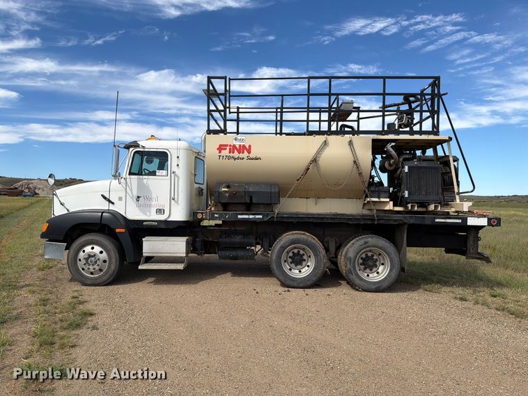 image for item EA0489 2000 Freightliner Conventional hydroseeder truck