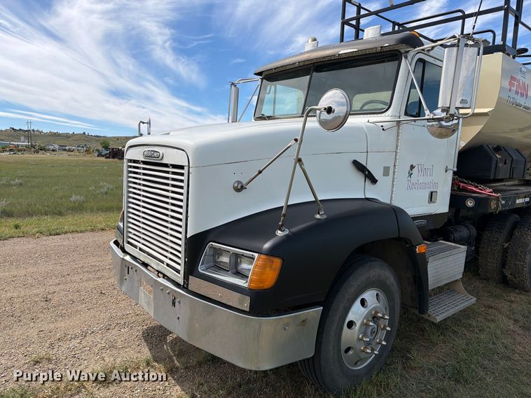 image for item EA0489 2000 Freightliner Conventional hydroseeder truck