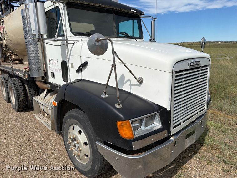 image for item EA0489 2000 Freightliner Conventional hydroseeder truck