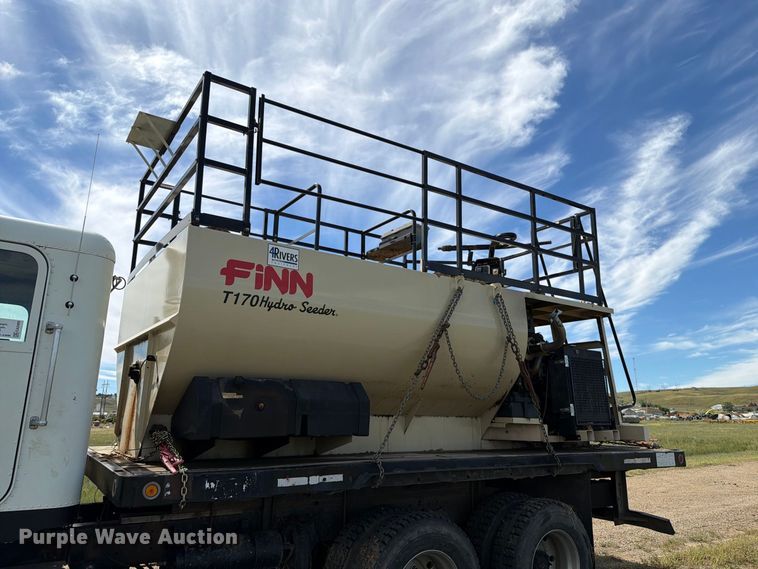 image for item EA0489 2000 Freightliner Conventional hydroseeder truck
