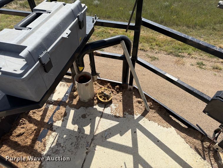 image for item EA0489 2000 Freightliner Conventional hydroseeder truck