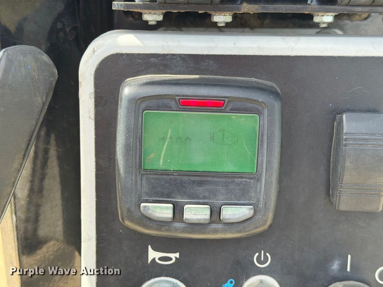 image for item EA0489 2000 Freightliner Conventional hydroseeder truck