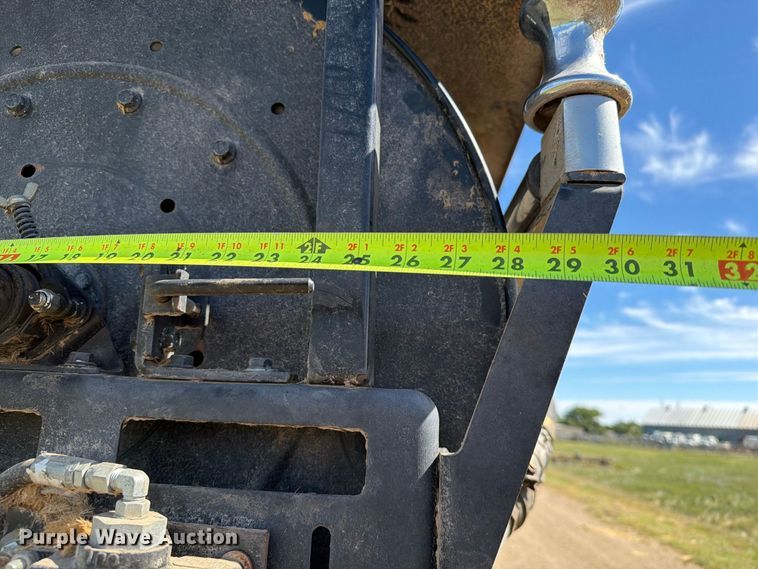 image for item EA0489 2000 Freightliner Conventional hydroseeder truck