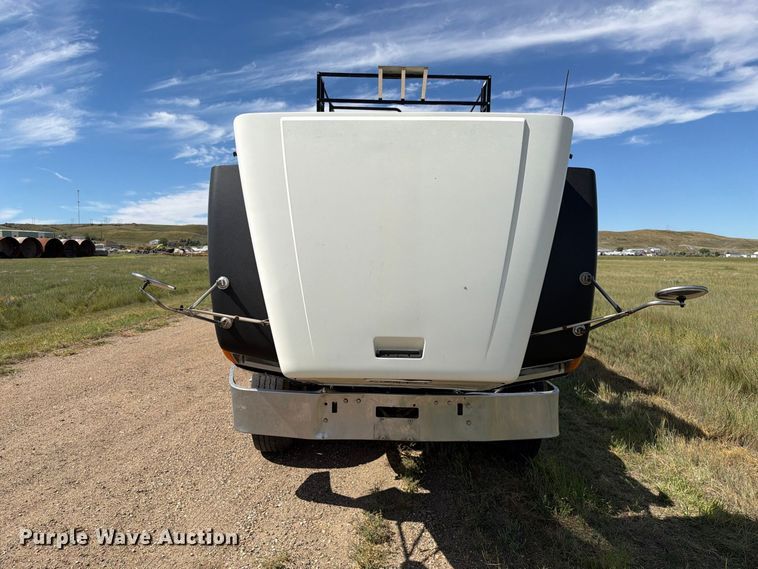 image for item EA0489 2000 Freightliner Conventional hydroseeder truck