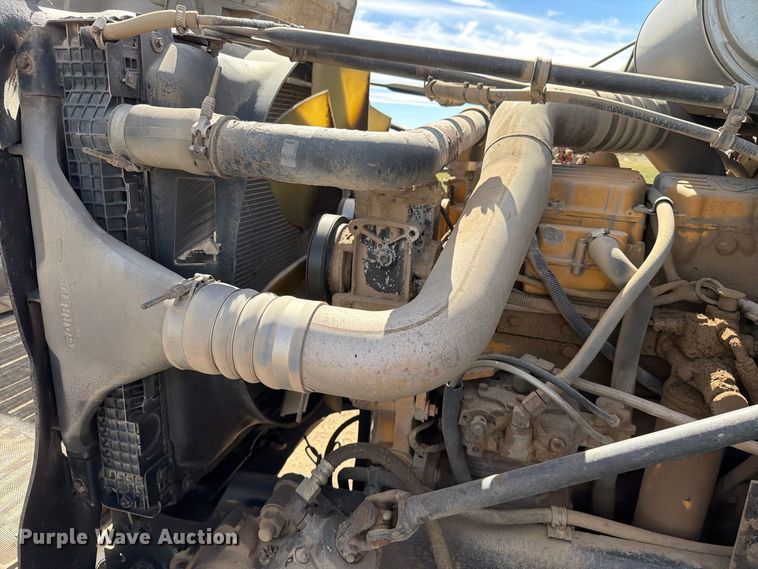 image for item EA0489 2000 Freightliner Conventional hydroseeder truck