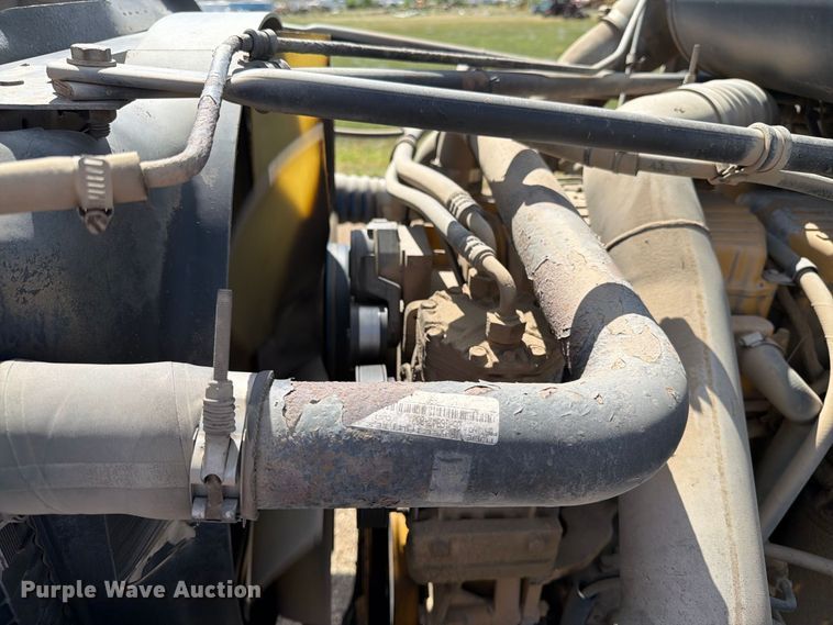 image for item EA0489 2000 Freightliner Conventional hydroseeder truck