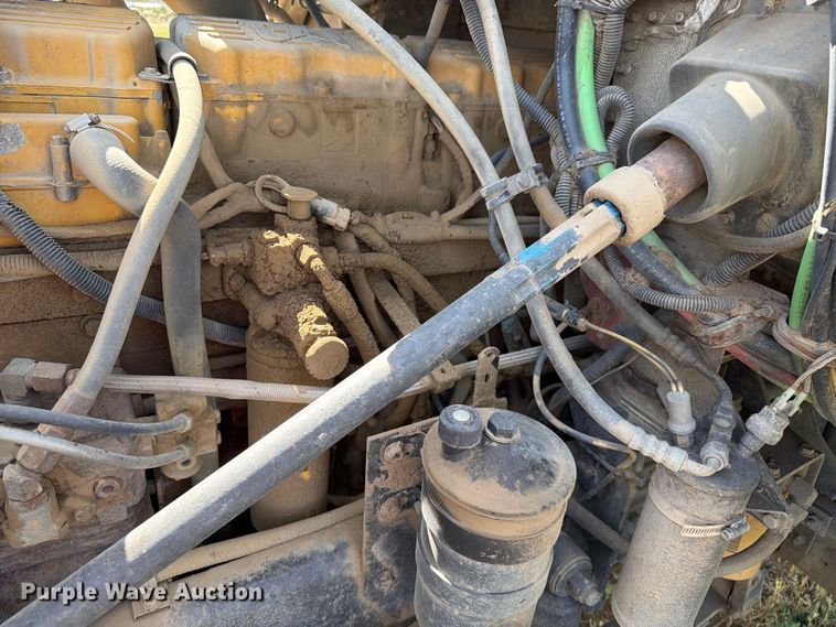 image for item EA0489 2000 Freightliner Conventional hydroseeder truck