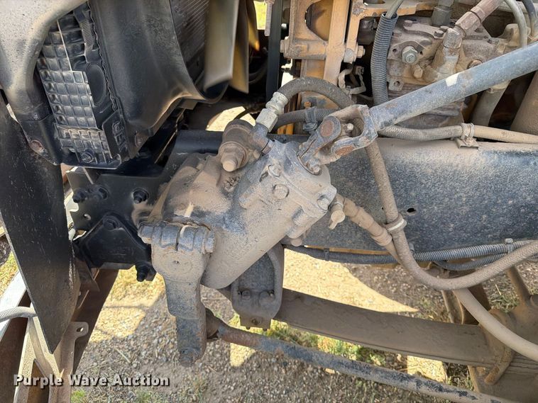 image for item EA0489 2000 Freightliner Conventional hydroseeder truck