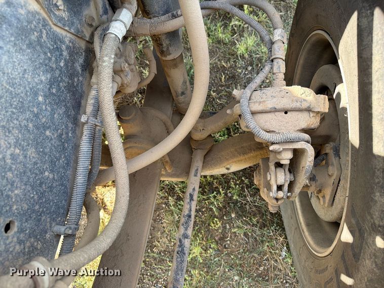 image for item EA0489 2000 Freightliner Conventional hydroseeder truck