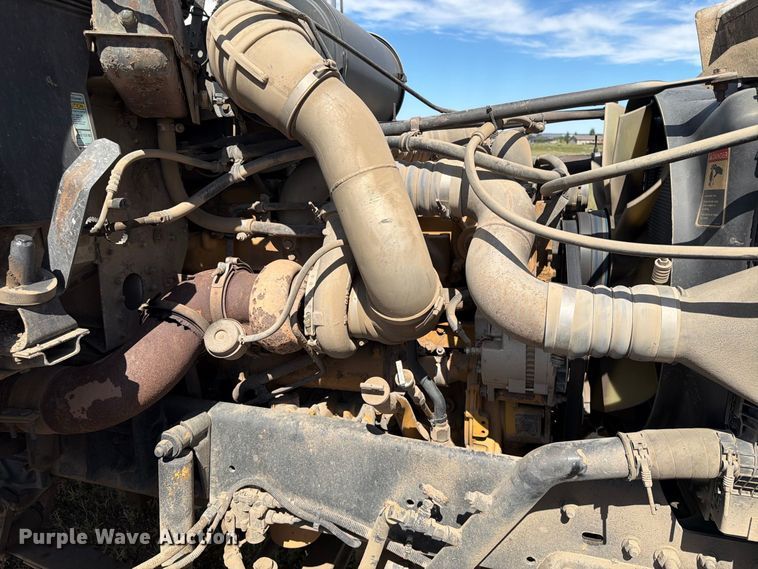 image for item EA0489 2000 Freightliner Conventional hydroseeder truck
