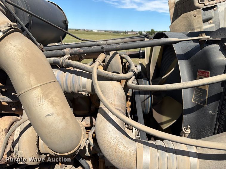 image for item EA0489 2000 Freightliner Conventional hydroseeder truck