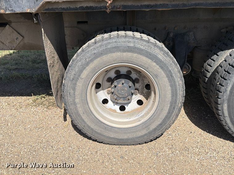 image for item EA0489 2000 Freightliner Conventional hydroseeder truck