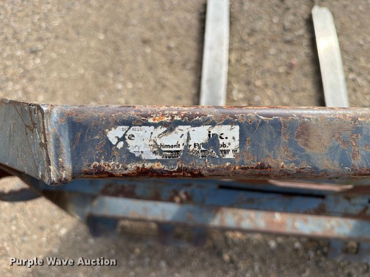 image for item EA0490 skid steer forks