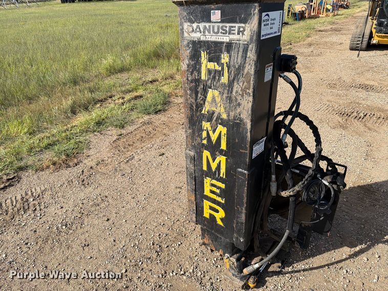 image for item EA0492 Danuser SM40 Hammer skid steer post driver