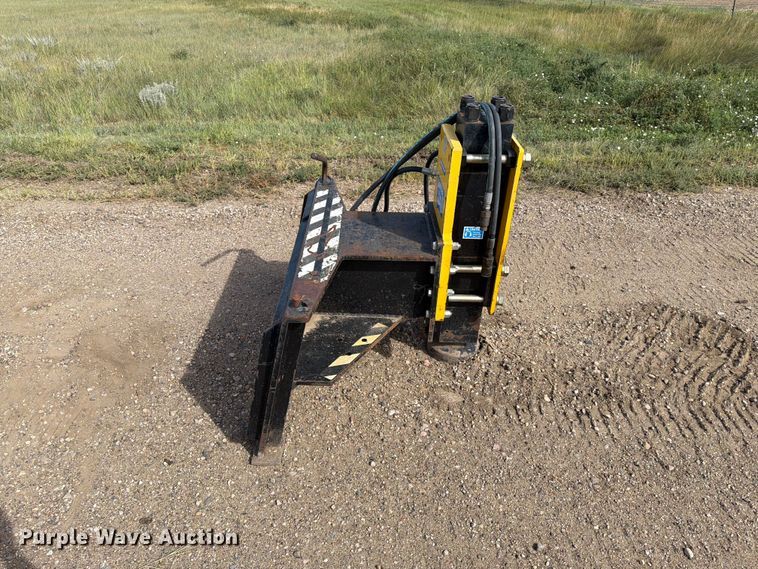 image for item EA0494 Montana 1000E skid steer post driver