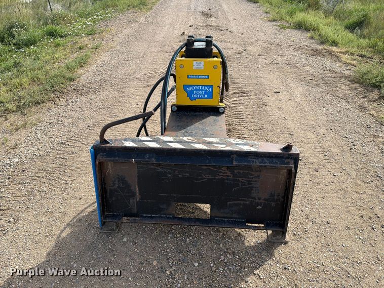 image for item EA0494 Montana 1000E skid steer post driver