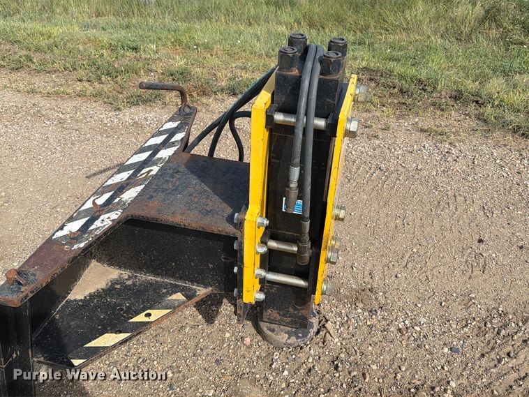 image for item EA0494 Montana 1000E skid steer post driver
