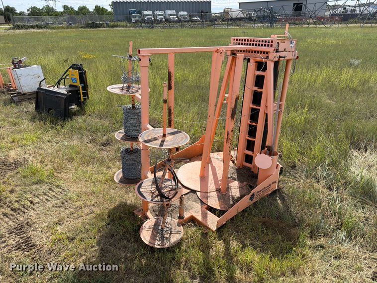 image for item EA0496 EZG Manufacturing Stretch-n-Go Hog fence dispenser