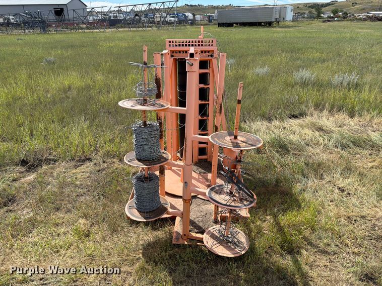 image for item EA0496 EZG Manufacturing Stretch-n-Go Hog fence dispenser
