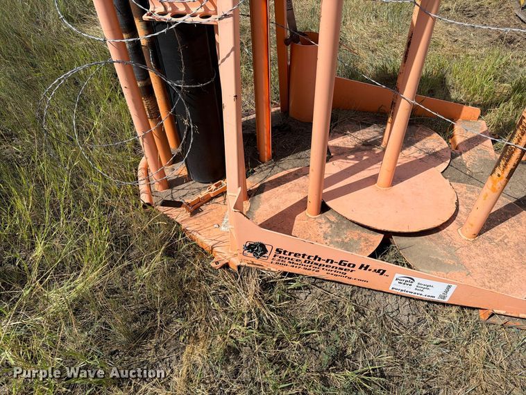 image for item EA0496 EZG Manufacturing Stretch-n-Go Hog fence dispenser