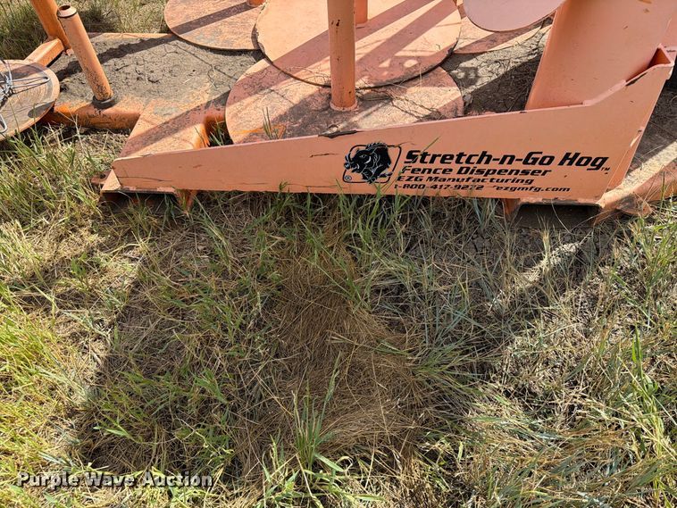 image for item EA0496 EZG Manufacturing Stretch-n-Go Hog fence dispenser