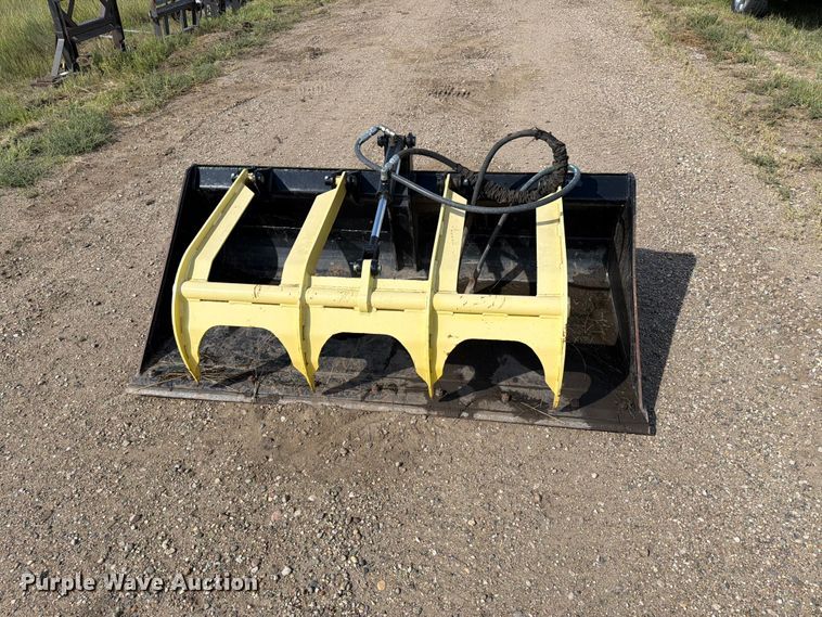 image for item EA0497 MDS skid steer grapple bucket