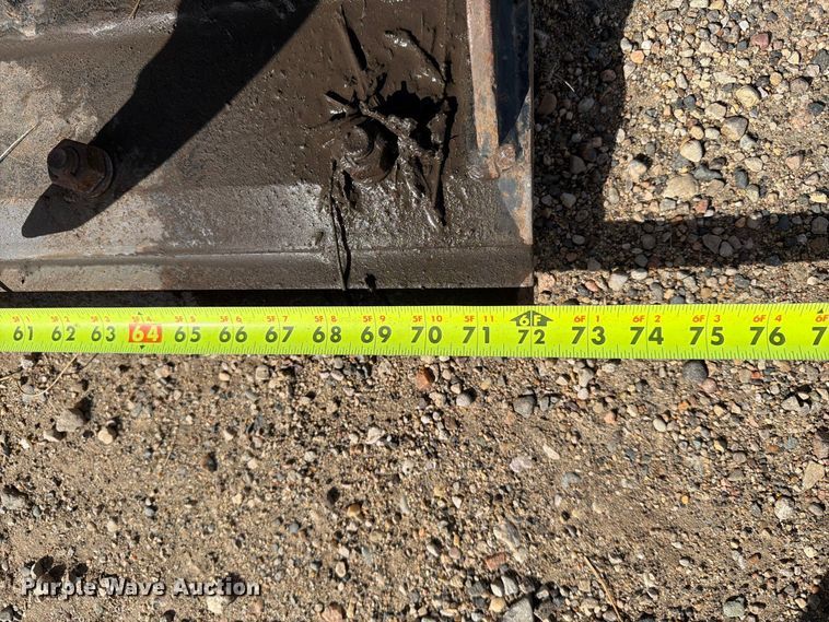 image for item EA0497 MDS skid steer grapple bucket