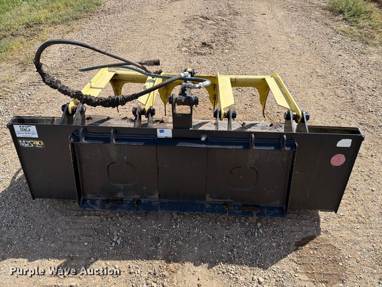 image for item EA0497 MDS skid steer grapple bucket
