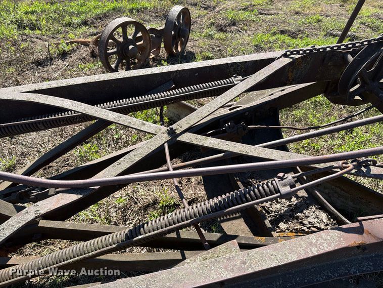 image for item EA0528 Russel Grader Manufacturing pull type grader