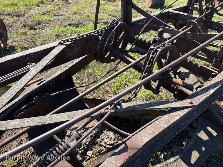 image for item EA0528 Russel Grader Manufacturing pull type grader