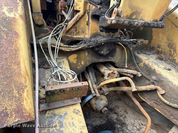 image for item EF1355 1987 Caterpillar 615 elevating scraper
